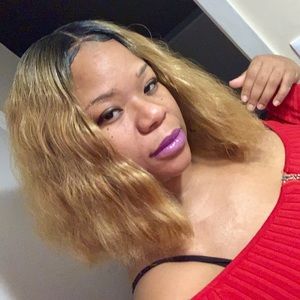 Meet your Posher, Chloe